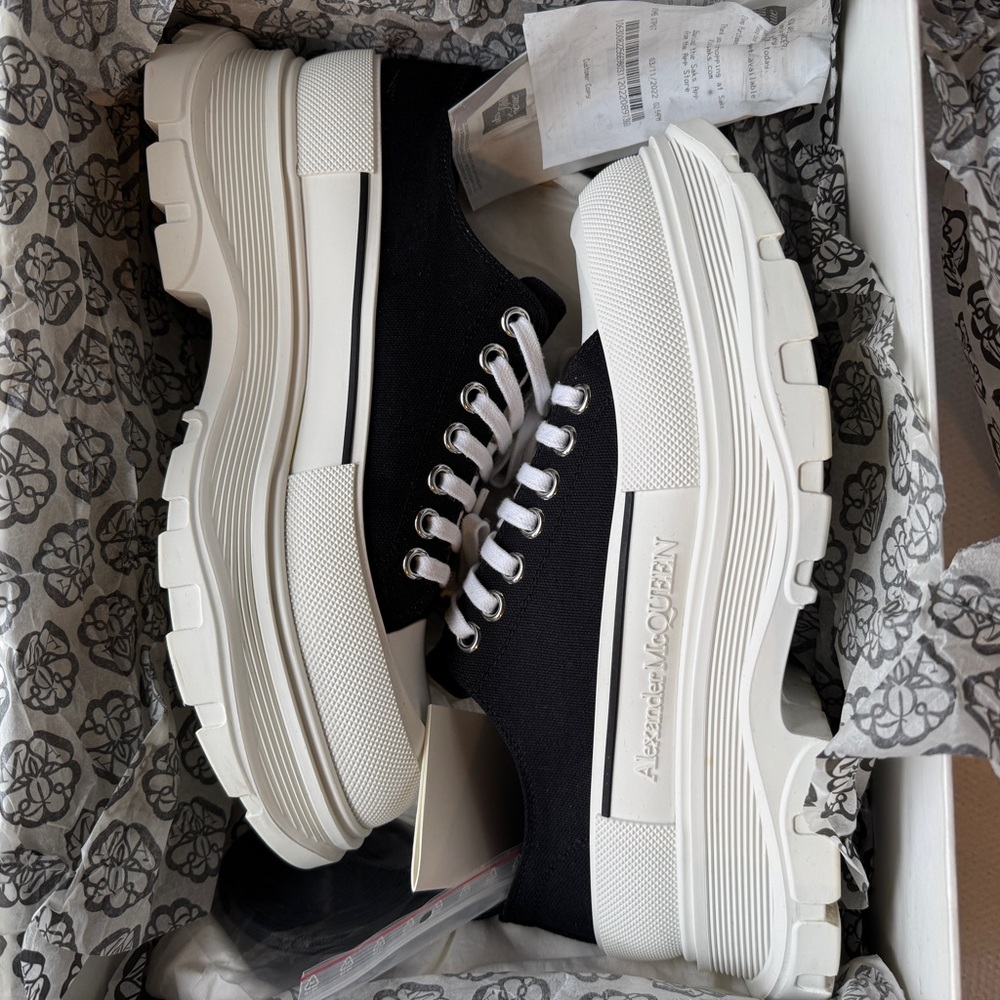 Alexander McQueen
Men's Tread Slick Two-Tone Fabric Sneakers size EU 42